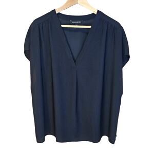 Banana Republic Women’s Sleeveless Blouse V-Neck Pleated Front Black Size XXL